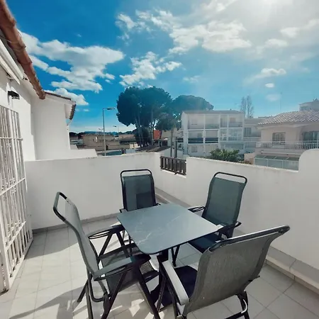 Bel Avec Terrasse Proche De La *